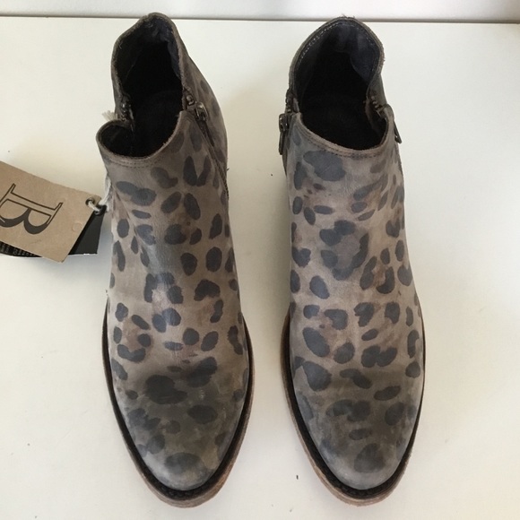 NWT Liberty Black Heart of the Wild Leopard Booties (7) 7.5 fit - Picture 4 of 9